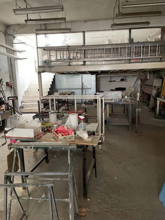 LOCAL EN VENTA CALLE ROSALES — 8