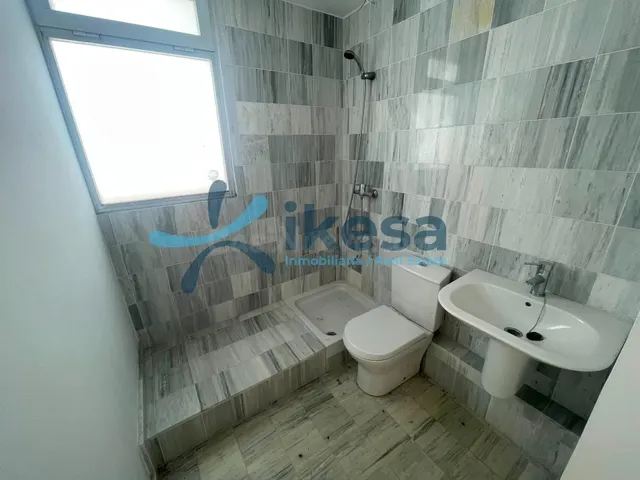 Venta de Oficina Tipo Dúplex + 2 plazas de PK + 1 Trastero e - foto 3