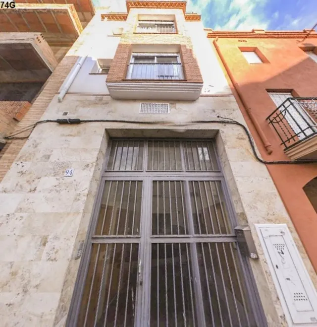 PISO EN CESIÓN DE REMATE EN EL VENDRELL – OPORTUNIDAD DE INV