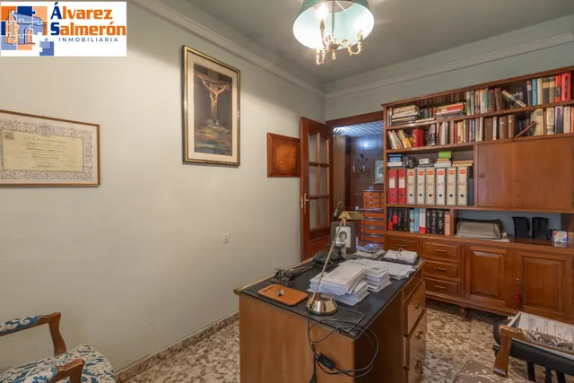 Amplia vivienda en pleno centro de Granada — 34
