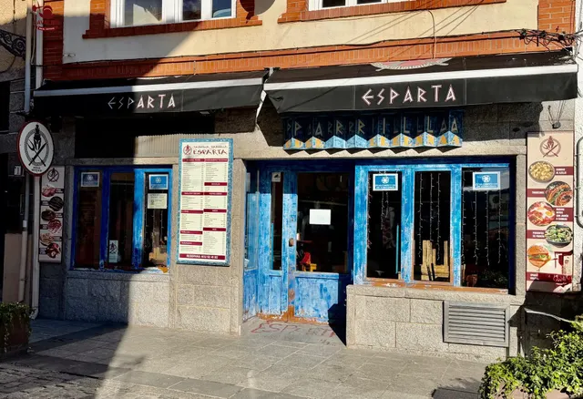 Bar Restaurante con 128m2 distribuidos en planta comercial de 98m2 más almacén de 30m2, ofreciendo una distribución cómoda, funcional y muy eficiente para el desarrollo de la actividad h — 9