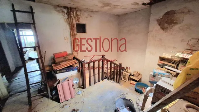 CASA PARA REFORMAR EN EL CENTRO DE RAMALES DE LA VICTORIA. — 48