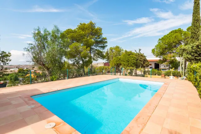 Espectacular finca con vistas infinitas y piscina en Fortuna - foto 2