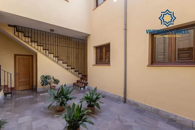 PISO TURÍSTICO JUNTO PLAZA DE DERECHO - GRANADA — 15