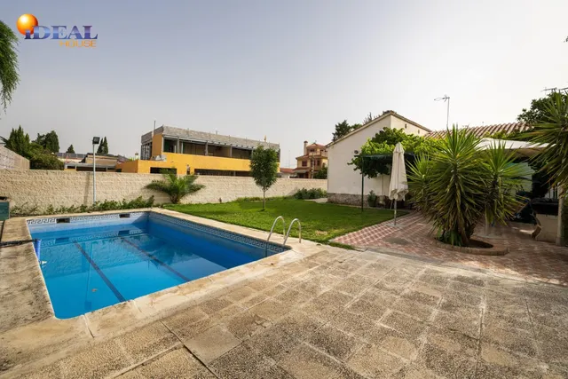 CHALET SEÑORIAL EN URB VISTA NEVADA ARMILLA, 4 DORM, 2 WC, T