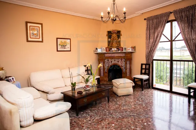 Casa en venta en Santiponce (Sevilla) - foto 5