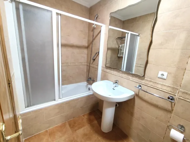 ALQUILER LARGA TEMPORADA APARTAMENTO DE 2 DORMITORIOS CON PISCINA COMUNITARIA — 13