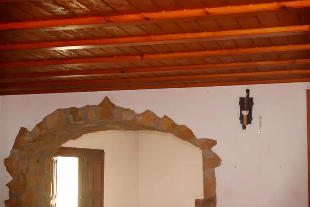 MASIA VALLADA CON PISCINA, ZONA PARA CABALLOS Y MAS DE 2 HECTAREAS DE TERRENO — 21