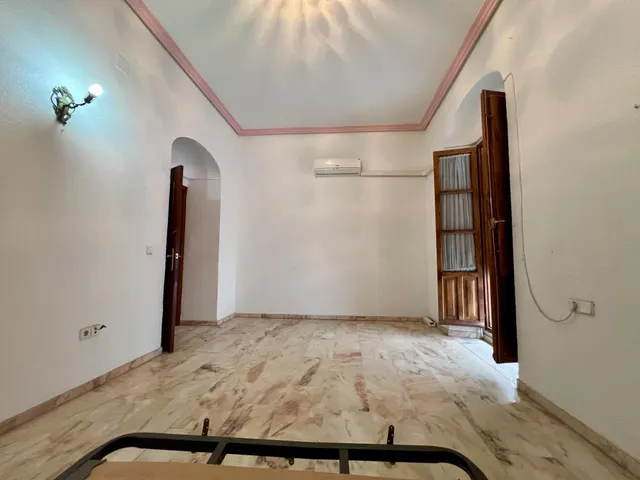 C. EXCLUSIVA CASA EN LA JUDERÍA A 5 MINUTOS DE LA MEZQUITA-CATEDRAL CON GARAJE Y ASCENSOR — 38