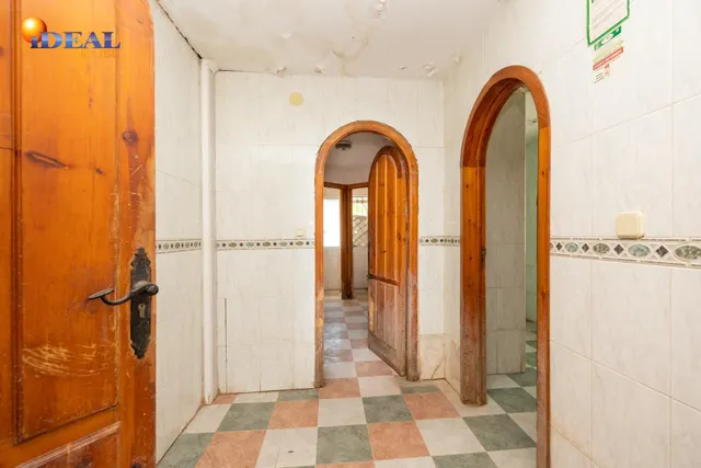 Terreno urbanizable, actualmente hay un restaurante. — 27