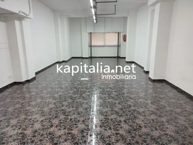 Locales comerciales a la venta en Ontinyent, zona El Llombo. — 8