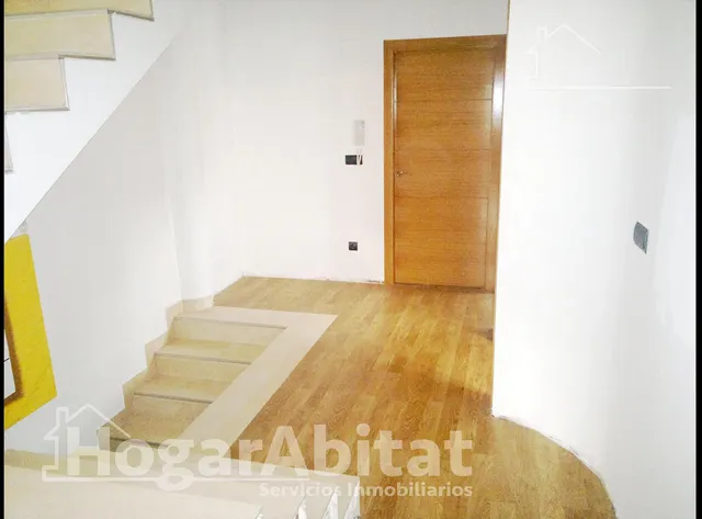 CASA SEMINUEVO CON GARAJE Y TERRAZA — 22
