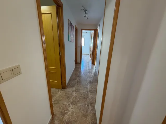 Piso amplio y muy luminoso con ascensor y comunidad incluidos – 800 €/mes (posibilidad de plaza de garaje en el mismo edificio por 50€ mas al mes) — 16