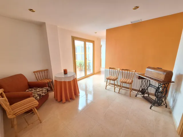 Gran casa familiar en el centro de Pinoso con garaje excepcional y posibilidades para crear tu propio negocio — 25
