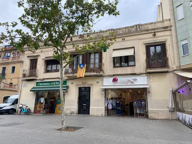 Local diafano en acera "Prime" Passeig Joan de Borbó - foto 3