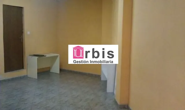 Urbis te ofrece un local comercial en venta en zona Delicias, Salamanca. — 2