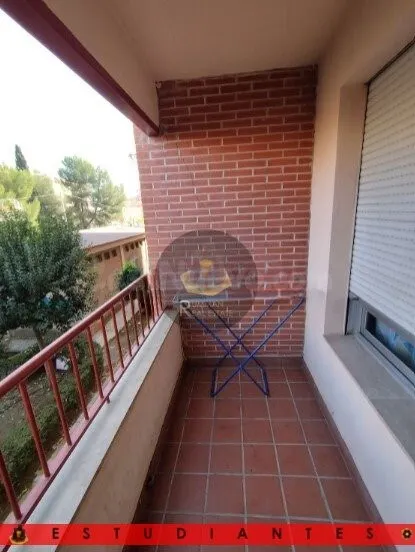 EST/ Piso amueblado para ESTUDIANTES con CUATRO dormitorios  - foto 3