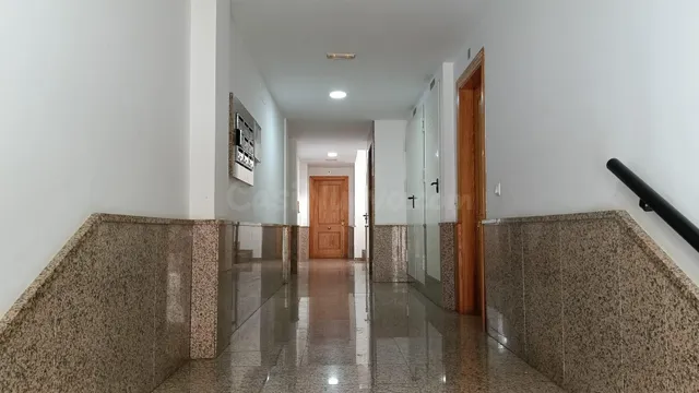 ¡Tu Ático Ideal en El Ejido Sur por solo €126,500! - foto 4