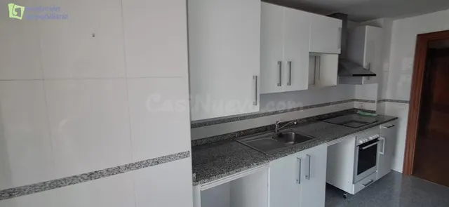 EN BURGOS SE VENDE PISO EN PUJA - EN ZONA COPRASA - BURGOS - foto 5