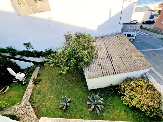 EXCLUSIVO CONJUNTO DE DOS CASAS CON JARDÍN Y GARAJE A 300 METROS DE LA PLAYA DE A RAPADOIRA – FOZ — 39