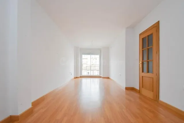 Piso con garaje en Láchar — 2