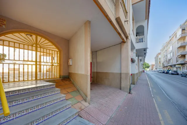 Apartamento de 3 dormitorios y piscina comunitaria en Acequion, Torrevieja — 25