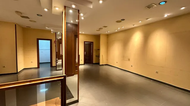Local comercial en Pasaje Beltrán ( Zona El Collado) — 5
