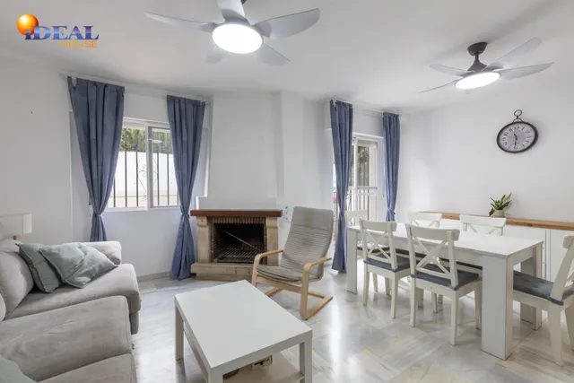 Casa independiente con piscina en La Zubia. — 6