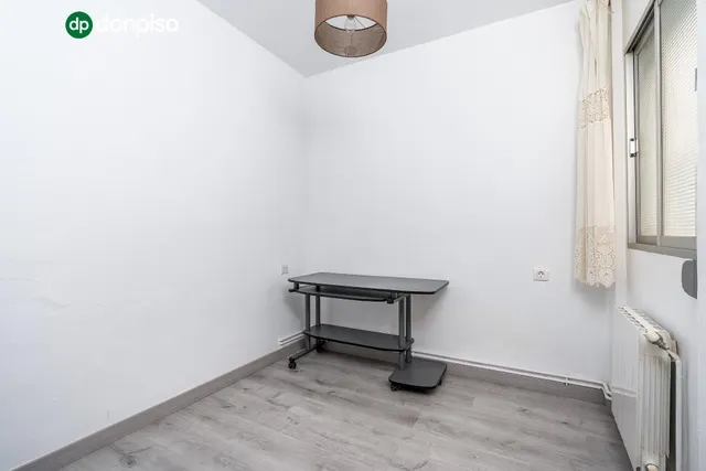 PISO JUNTO CAMINO DE RONDA — 24
