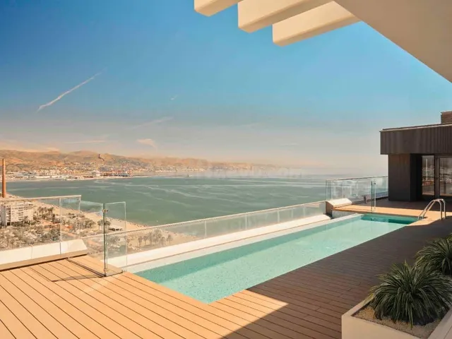 ESPECTACULAR OBRA NUEVA DE LUJO EN 1ª LÍNEA DE PLAYA EN MÁLA - foto 4