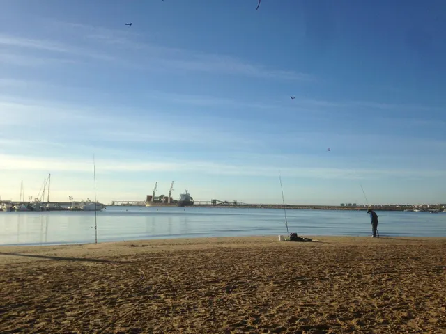 MAGNIFICO PISO A UNOS PASOS DE LA PLAYA, IDEAL PARA VIVIR TODO EL AÑO — 37