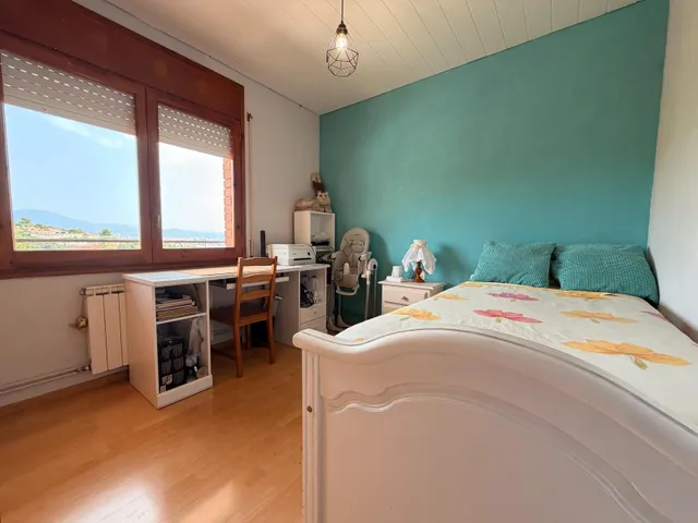 Vivienda unifamiliar. 5 habitaciones dobles. garaje. piscina. — 21