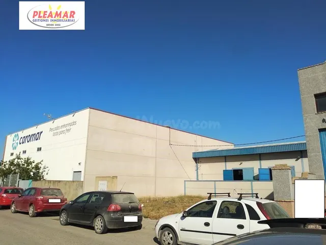 PARCELAS. ZONA USO INDUSTRIAL — 4