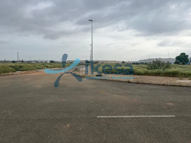 Venta de Suelo Urbano Terciario en Alcalá de Guadaíra (Sevil - foto 5