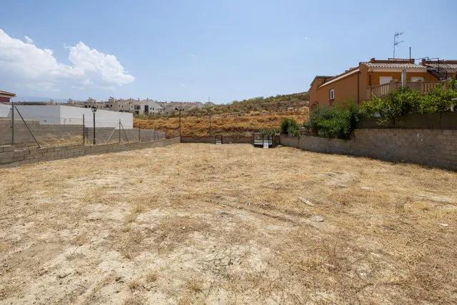 Solar urbano en venta de 645 m2 en Urbanización Los Arenales