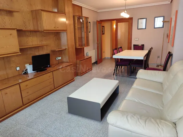 VIVIENDA REFORMADA DE 120 M2 FRENTE EDIFICIOS CAMPUS - foto 2