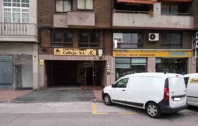 Oficina en Avda de  América, Ponferrada — 3