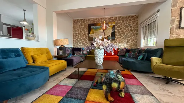 VILLA DE 4 DORMITORIOS Y 3 BAÑOS. PARCELA DE 1.850 M2. CON PISCINA CLIMATIZADA Y CASA DE INVITADOS INDEPENDIENTE EN CATRAL. — 16