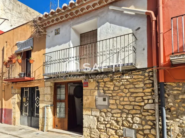 Enorme casa de pueblo con muchísimo encanto - foto 2