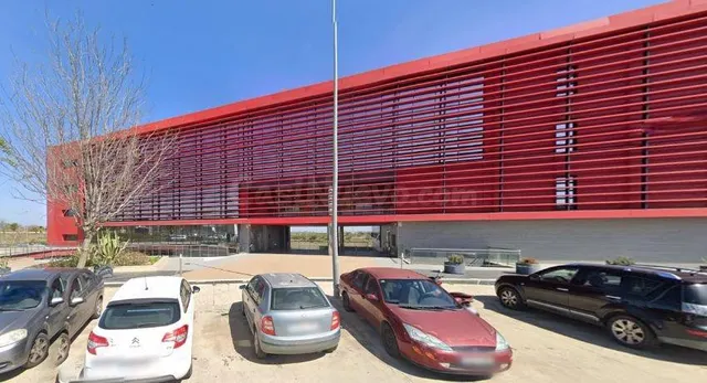 SE VENDE local comercial OKUPA en C Platino de Salteras - foto 2