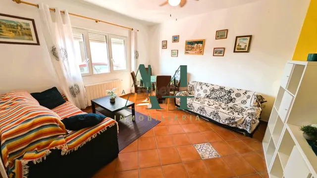 Acogedora Casa Reformada en Salvatierra de Santiago por solo - foto 3