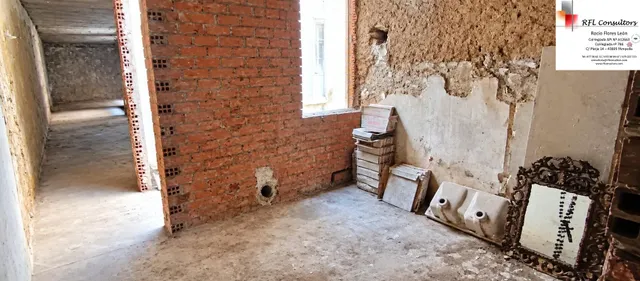 Gran casa para reformar en el centro de la población — 28