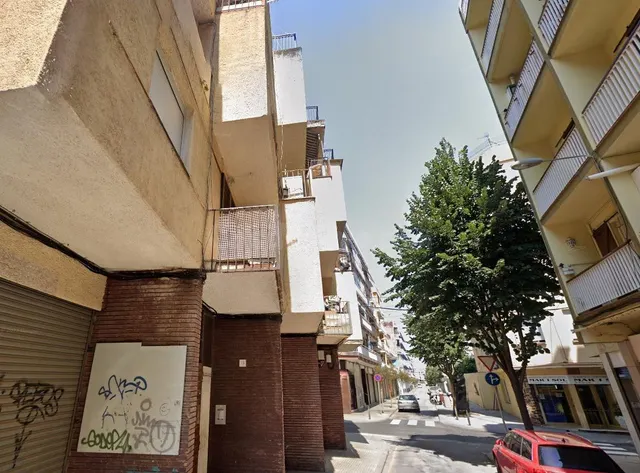 PISO OKUPADO EN VENTA EN CALELLA