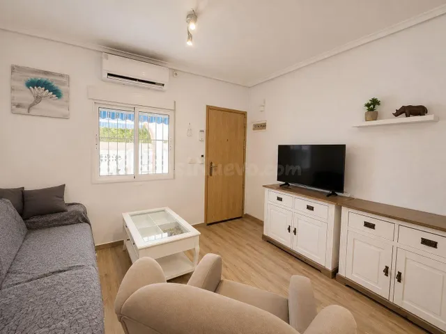 CASA ADOSADA DE 2 DORMITORIOS ORIENTADA AL SUR CON JARDÍN Y PISCINA PRIVADOS | TORREVIEJA — 7