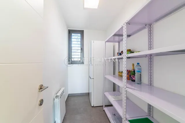 CASA EN PRIMERA LINEA DE MAR — 23