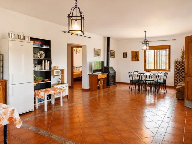 Preciosa casa con jardín en finca rústica — 12
