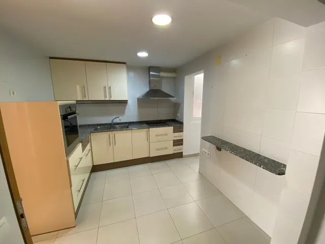 ¡AMPLIO PISO EN UNA ZONA TRANQUILA DE ALCANAR! — 21