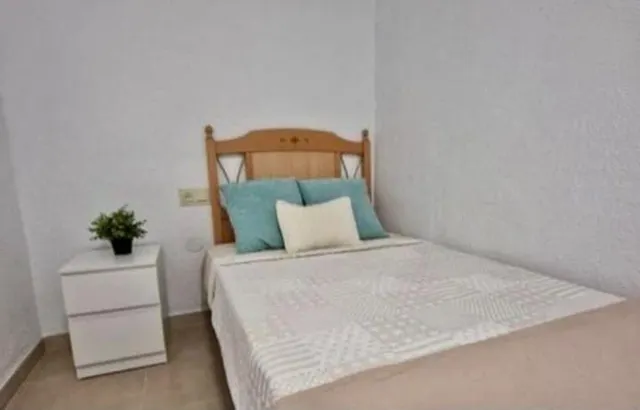 Piso de 3 dormitorios en Los Ángeles – listo para vivir o rentabilizar 123.000 € | Calle España, Almería — 12