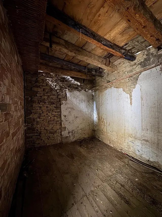 Casa tradicional de piedra para rehabilitar en lerés — 21