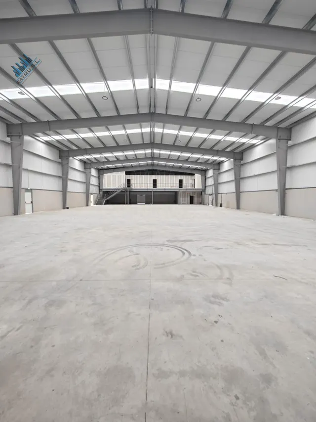 NAVE INDUSTRIAL NUEVA A ESTRENAR EN LOECHES – 1.340 m2 CONST - foto 2